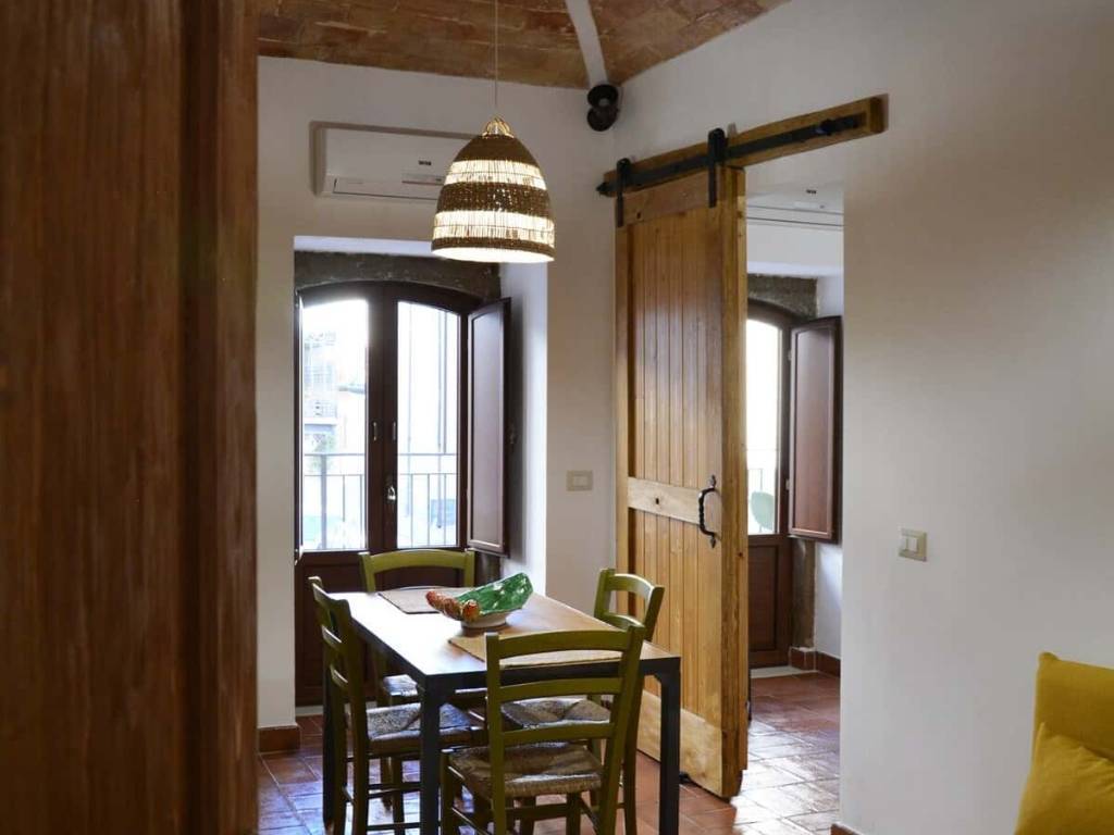 appartamento in affitto a Santo Stefano di Camastra