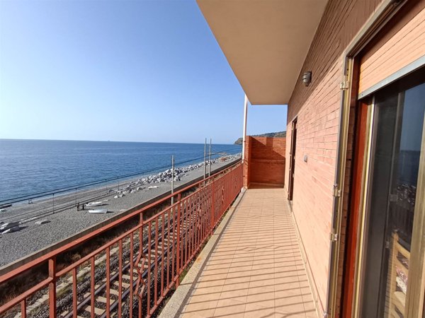 appartamento in affitto a Scaletta Zanclea in zona Guidomandri Marina