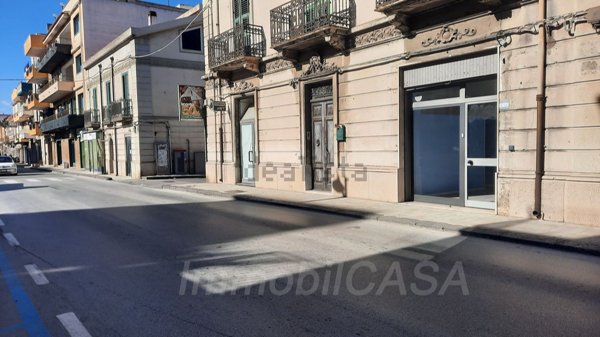 locale commerciale in affitto a Spadafora
