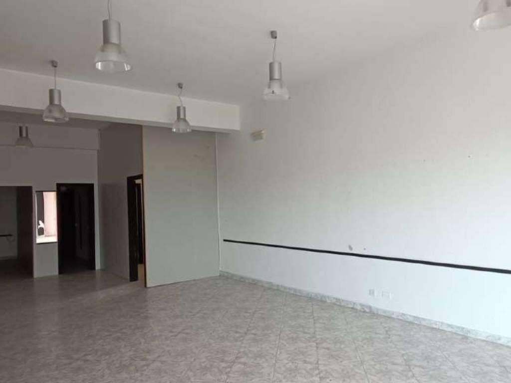 negozio in affitto a Spadafora