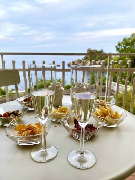 negozio in affitto a Taormina in zona Mazzarò