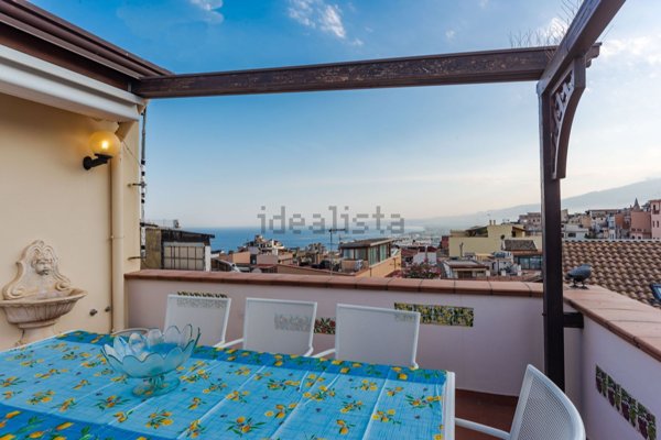 appartamento in affitto a Taormina