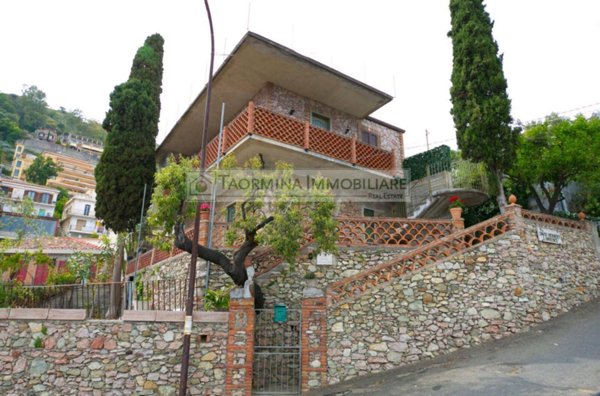 casa indipendente in affitto a Taormina