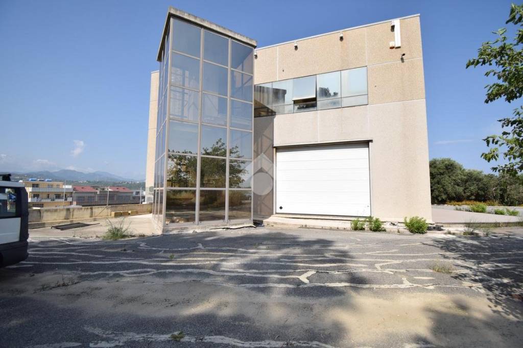 locale commerciale in affitto a Torregrotta