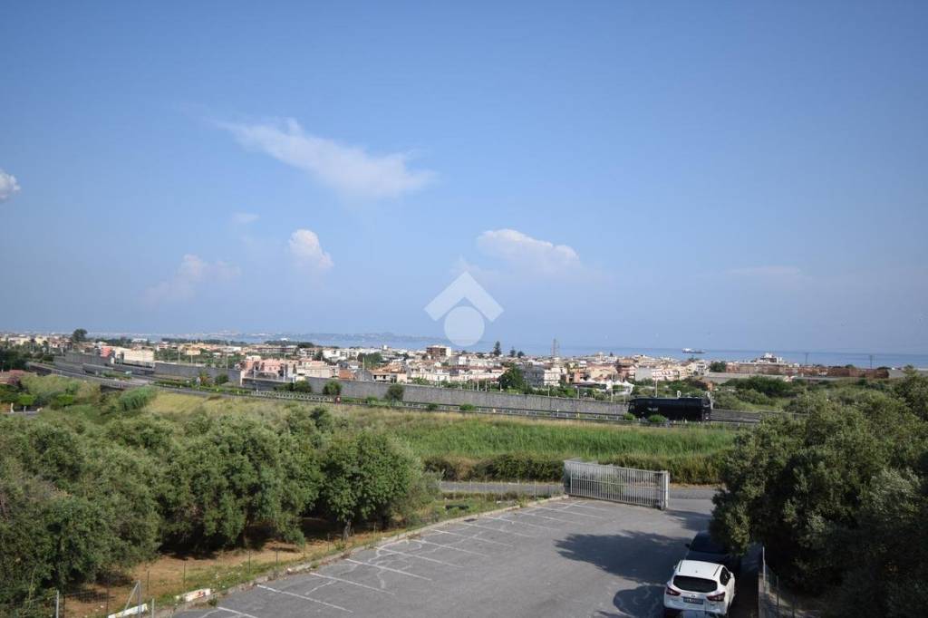 locale commerciale in affitto a Torregrotta
