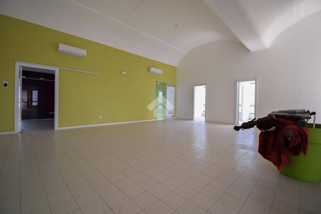 locale commerciale in affitto a Torregrotta