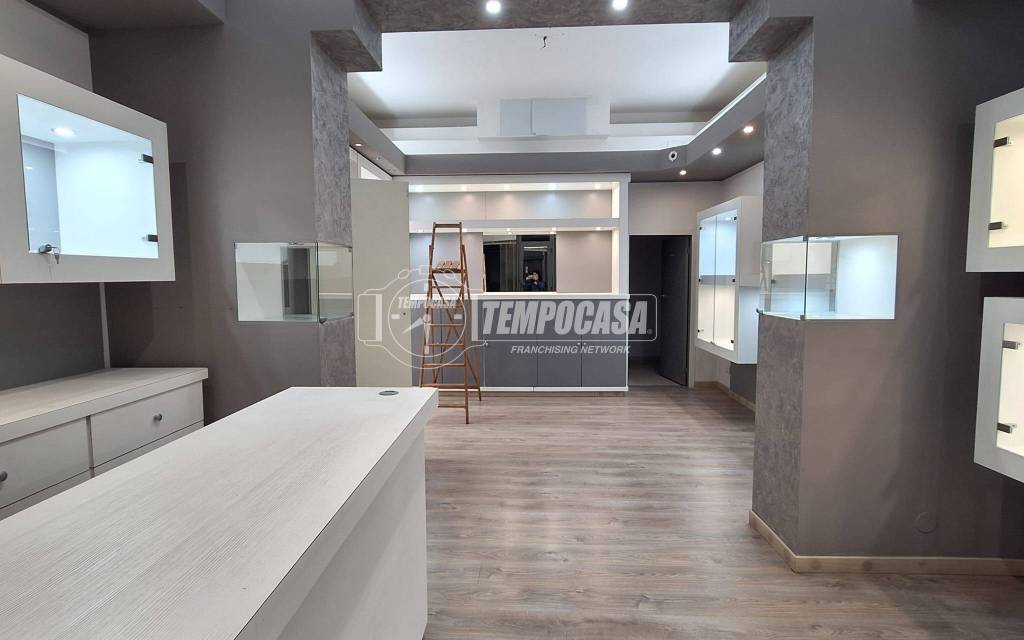 negozio in affitto a Villafranca Tirrena