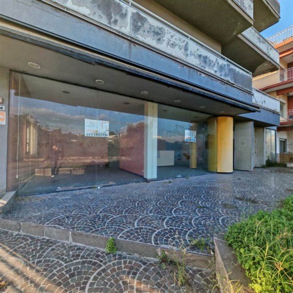 negozio in affitto ad Agrigento in zona San Leone