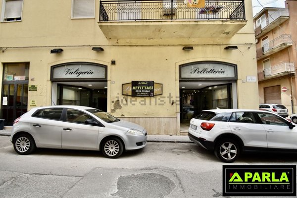 locale commerciale in affitto a Canicattì