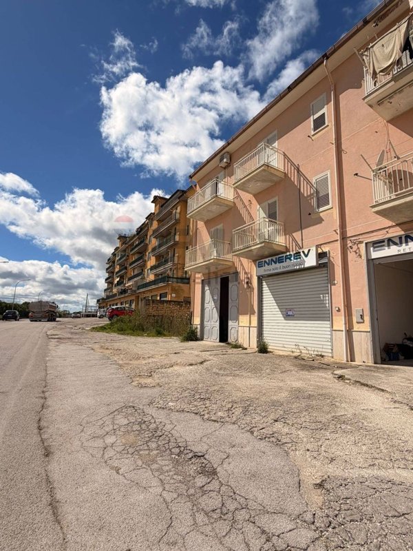 locale di sgombero in affitto a Canicattì