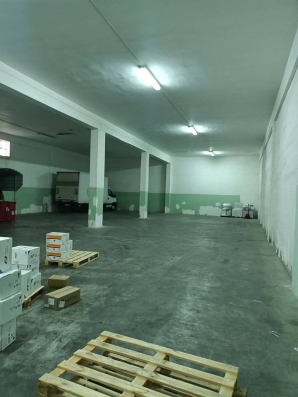 locale commerciale in affitto a Favara