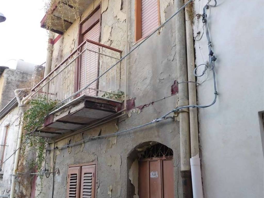 pentavano in affitto a Favara