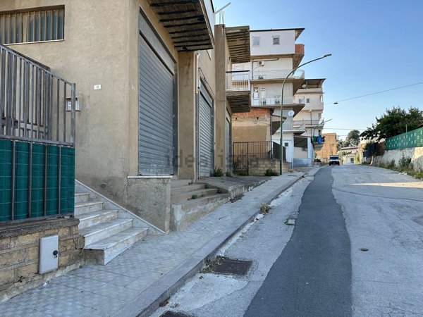 locale di sgombero in affitto a Favara