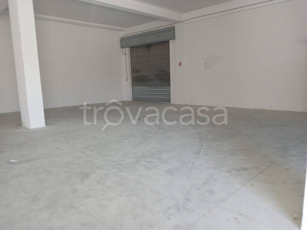 negozio in affitto a Favara