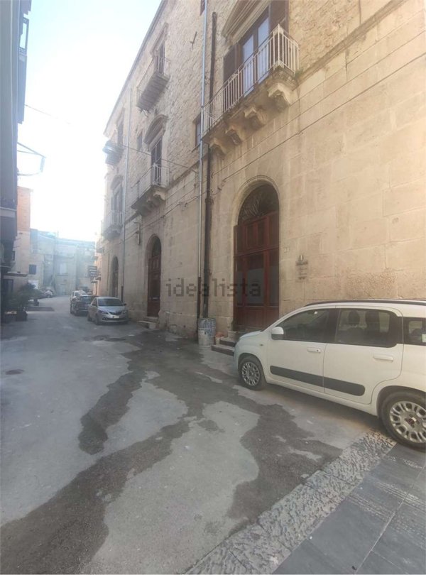 locale di sgombero in affitto a Favara