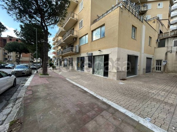 negozio in affitto a Favara