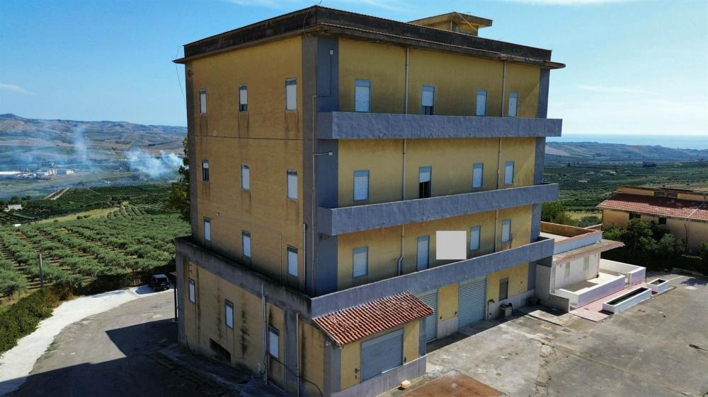 negozio in affitto a Ribera in zona Borgo Bonsignore