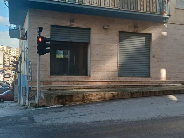 negozio in affitto a Sciacca