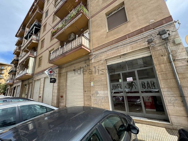 locale commerciale in affitto a Caltanissetta