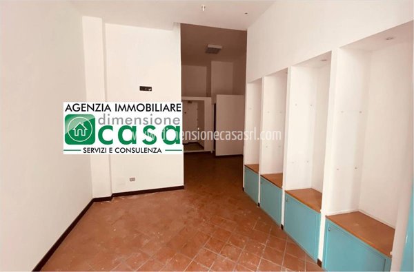 locale commerciale in affitto a Caltanissetta