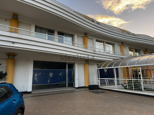 locale commerciale in affitto a Caltanissetta