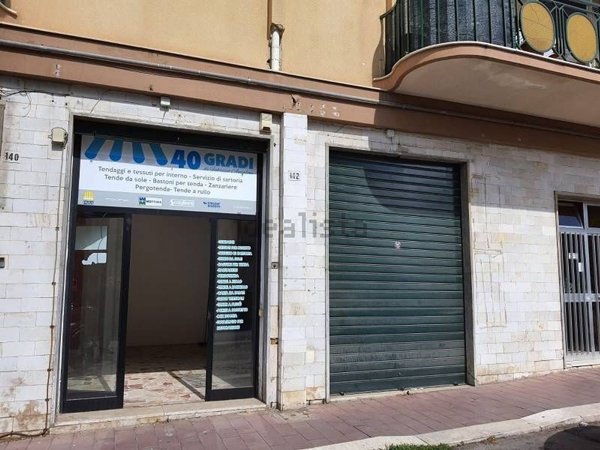 locale commerciale in affitto a Caltanissetta