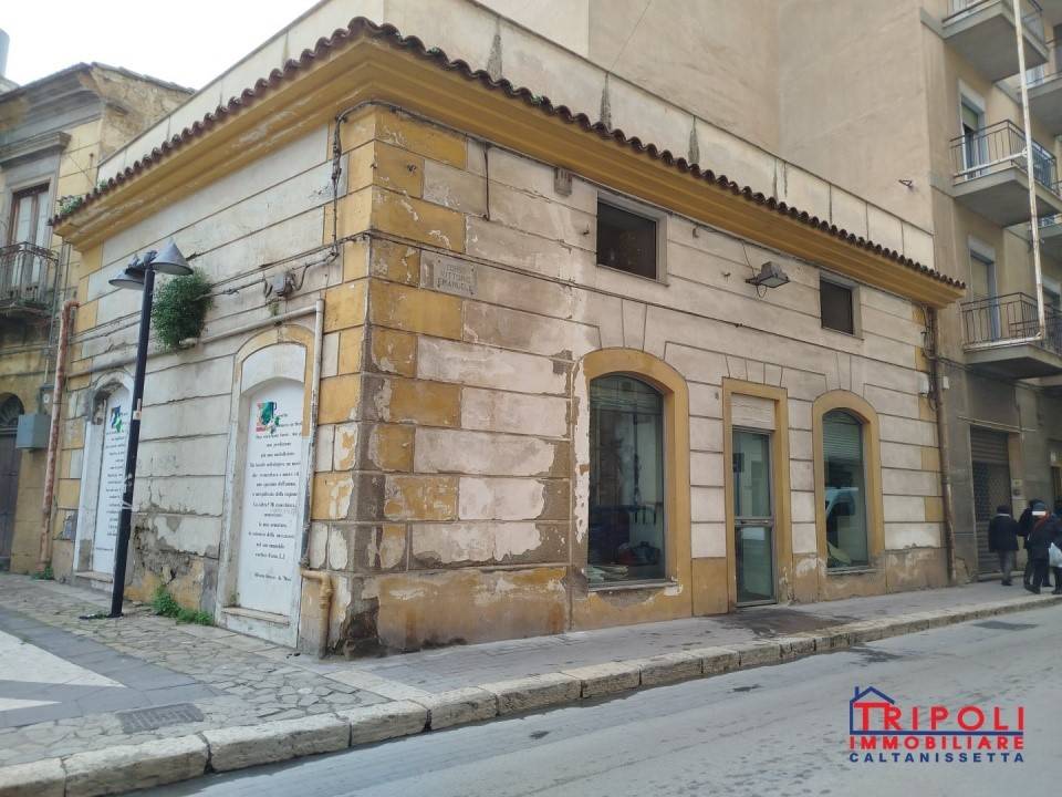 ufficio in affitto a Caltanissetta in zona Centro Storico