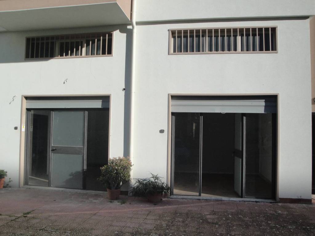 locale commerciale in affitto a Caltanissetta
