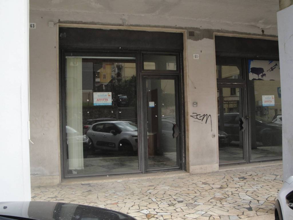 locale commerciale in affitto a Caltanissetta