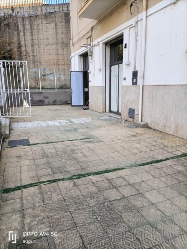 locale commerciale in affitto a Caltanissetta