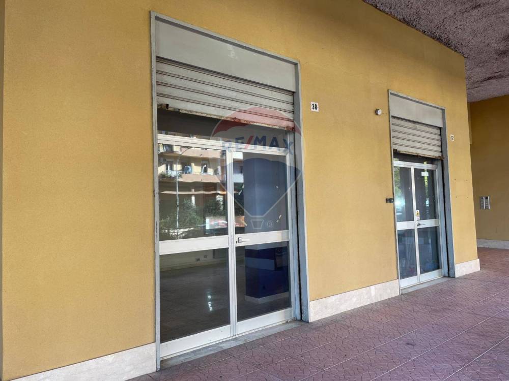locale commerciale in affitto a Caltanissetta