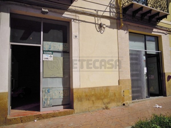 locale commerciale in affitto a Caltanissetta