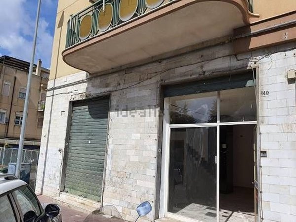 locale commerciale in affitto a Caltanissetta