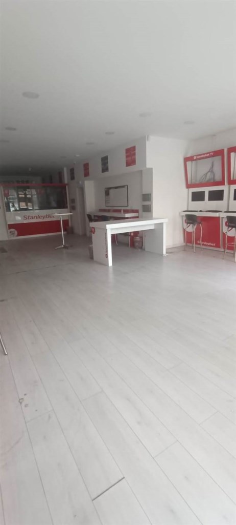 locale commerciale in affitto a Caltanissetta