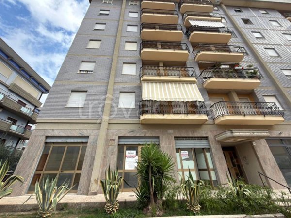 negozio in affitto a Caltanissetta