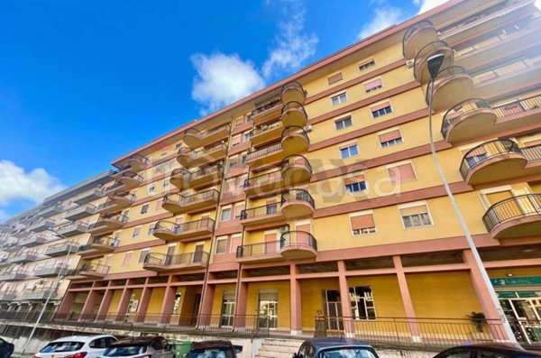 negozio in affitto a Caltanissetta