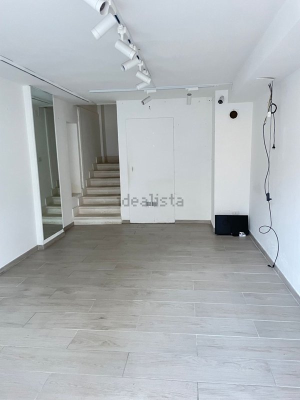 locale commerciale in affitto a Caltanissetta