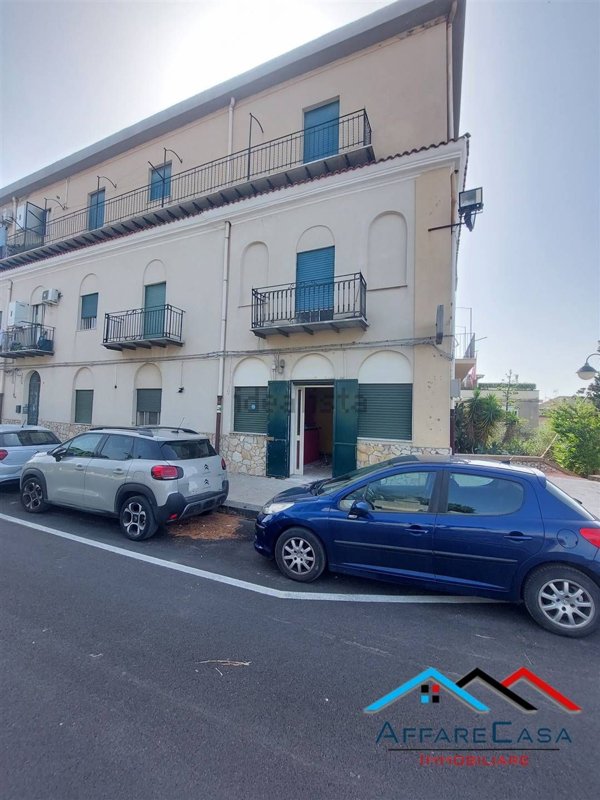 locale commerciale in affitto a Caltanissetta