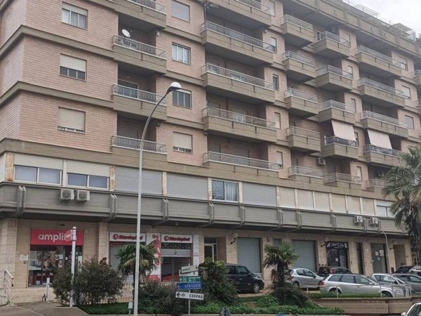 negozio in affitto a Caltanissetta