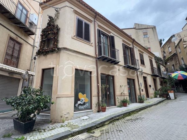 negozio in affitto a Caltanissetta