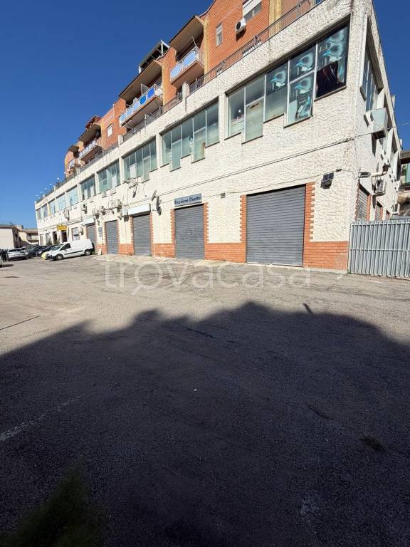 locale commerciale in affitto a Caltanissetta