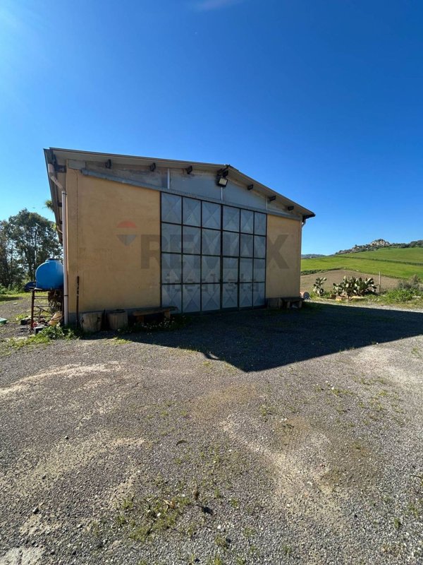 locale di sgombero in affitto a Caltanissetta in zona Centro Storico