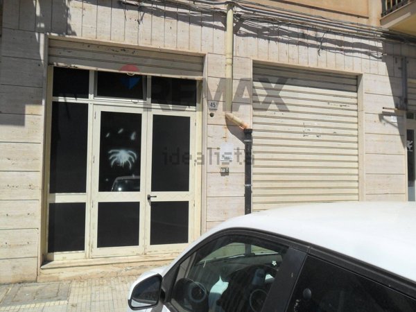 locale commerciale in affitto a Caltanissetta