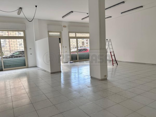 locale commerciale in affitto a Caltanissetta