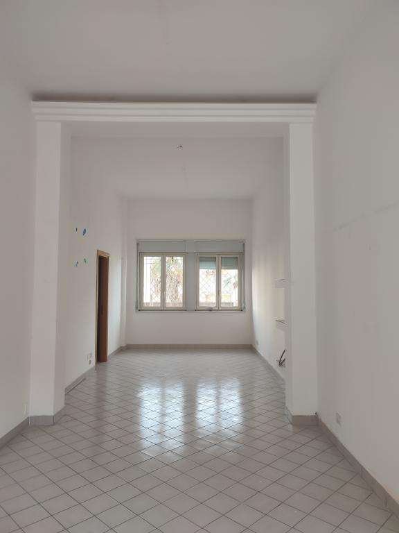 locale commerciale in affitto a San Cataldo