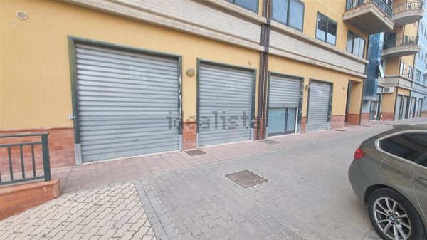 locale commerciale in affitto a San Cataldo