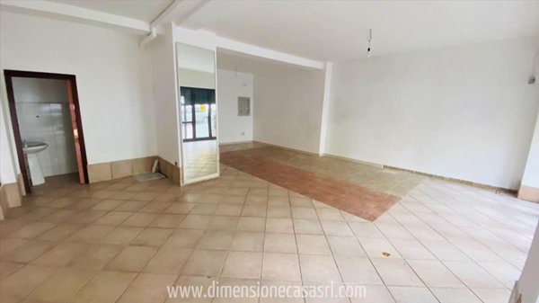 locale commerciale in affitto a San Cataldo