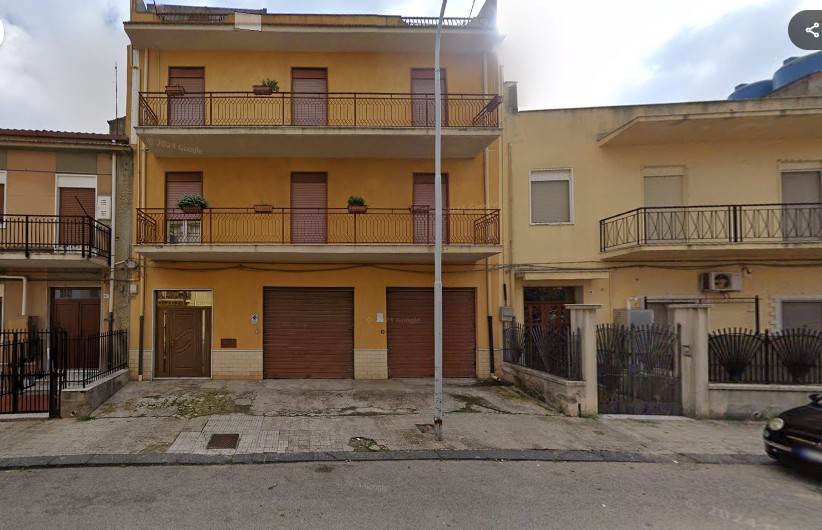 locale di sgombero in affitto a San Cataldo