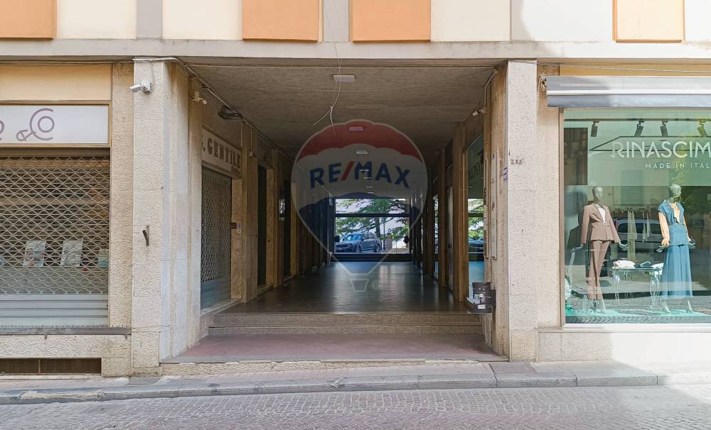 locale commerciale in affitto ad Enna in zona Enna Alta