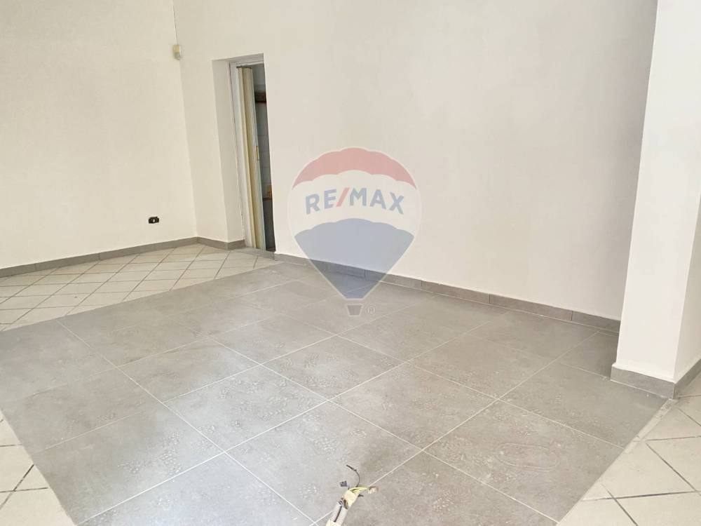 locale commerciale in affitto ad Aci Castello in zona Ficarazzi